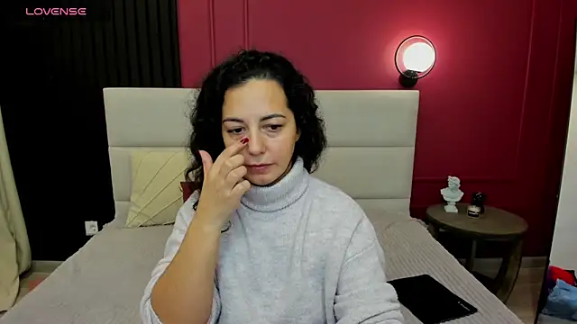 Snapshot of Linda_Insatiable chatting on October 10, 1:37 am Linda Insatiable online show from October 10, 1:37 am