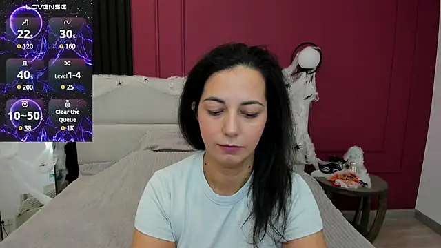 Snapshot of Linda_Insatiable chatting on October 23, 1:27 am Linda Insatiable online show from October 23, 1:27 am