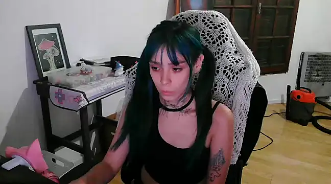 Snapshot of loletabb chatting on January 25, 6:45 am loletabb online show from January 25, 6:45 am