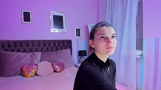 Laura Leee online show from March 13, 6:26 am