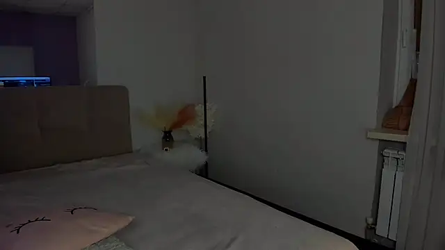 Laura Leee online show from March 17, 6:29 am