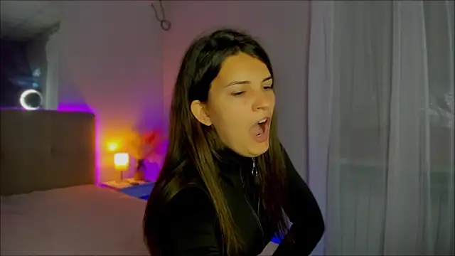 Laura Leee online show from September 20, 5:30 am