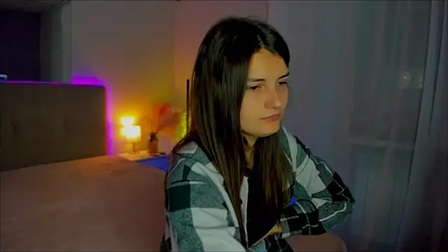 Laura Leee online show from September 26, 5:33 am