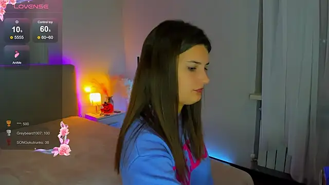 Laura Leee online show from October 13, 5:35 pm