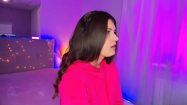 Laura Leee online show from April 25, 5:10 am