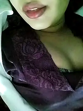 Snapshot of Miss-Siyaa chatting on December 1, 4:51 pm Miss-Siyaa online show from December 1, 4:51 pm