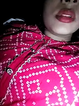 Snapshot of Miss-Siyaa chatting on December 9, 8:01 pm Miss-Siyaa online show from December 9, 8:01 pm