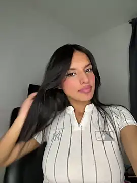 Snapshot of Dulceeany chatting on January 19, 4:33 am Dulceeany online show from January 19, 4:33 am