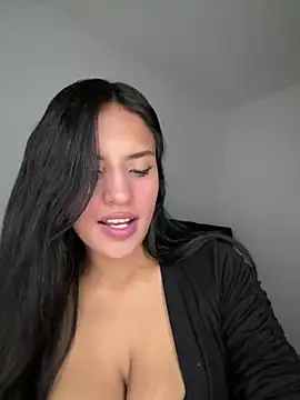 Snapshot of Dulceeany chatting on February 6, 3:27 am Dulceeany online show from February 6, 3:27 am