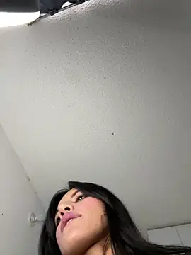 Snapshot of Dulceeany chatting on March 4, 10:05 pm Dulceeany online show from March 4, 10:05 pm