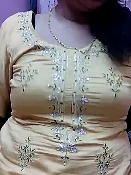 Snapshot of Urmila_bhabhii chatting on January 31, 3:44 pm Urmila bhabhii online show from January 31, 3:44 pm