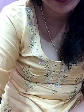 Snapshot of Urmila_bhabhii chatting on January 31, 6:47 pm Urmila bhabhii online show from January 31, 6:47 pm