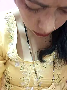 Snapshot of Urmila_bhabhii chatting on February 3, 6:13 am Urmila bhabhii online show from February 3, 6:13 am