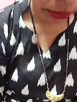 Snapshot of Urmila_bhabhii chatting on February 8, 4:03 am Urmila bhabhii online show from February 8, 4:03 am