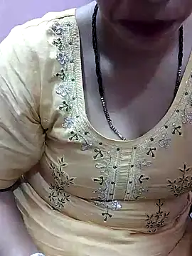 Snapshot of Urmila_bhabhii chatting on February 10, 7:15 am Urmila bhabhii online show from February 10, 7:15 am