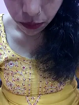 Snapshot of Urmila_bhabhii chatting on February 19, 3:17 am Urmila bhabhii online show from February 19, 3:17 am