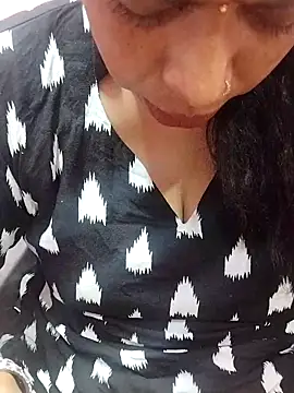 Snapshot of Urmila_bhabhii chatting on February 20, 8:50 am Urmila bhabhii online show from February 20, 8:50 am