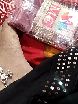 Snapshot of Urmila_bhabhii chatting on February 24, 7:44 am Urmila bhabhii online show from February 24, 7:44 am