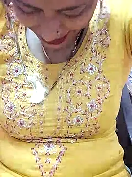 Snapshot of Urmila_bhabhii chatting on March 7, 3:19 am Urmila bhabhii online show from March 7, 3:19 am