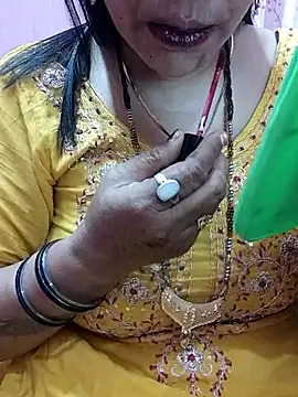 Snapshot of Urmila_bhabhii chatting on March 8, 3:28 am Urmila bhabhii online show from March 8, 3:28 am