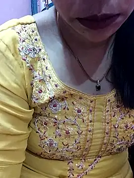 Snapshot of Urmila_bhabhii chatting on March 8, 4:39 pm Urmila bhabhii online show from March 8, 4:39 pm