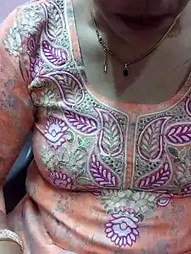 Snapshot of Urmila_bhabhii chatting on March 15, 2:46 am Urmila bhabhii online show from March 15, 2:46 am