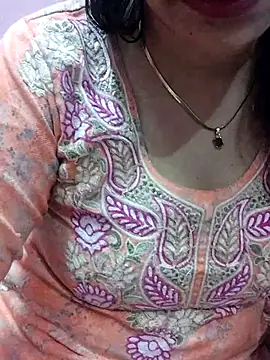 Snapshot of Urmila_bhabhii chatting on March 15, 3:48 pm Urmila bhabhii online show from March 15, 3:48 pm