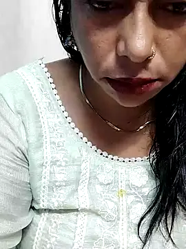 Snapshot of Urmila_bhabhii chatting on October 23, 3:50 am Urmila bhabhii online show from October 23, 3:50 am