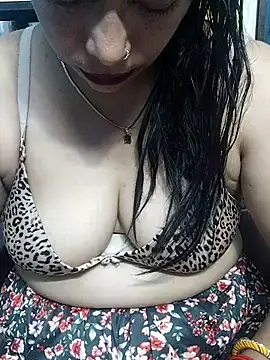 Snapshot of Urmila_bhabhii chatting on November 5, 3:39 am Urmila bhabhii online show from November 5, 3:39 am