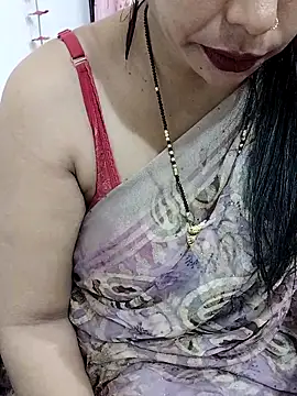 Snapshot of Urmila_bhabhii chatting on December 5, 3:15 am Urmila bhabhii online show from December 5, 3:15 am