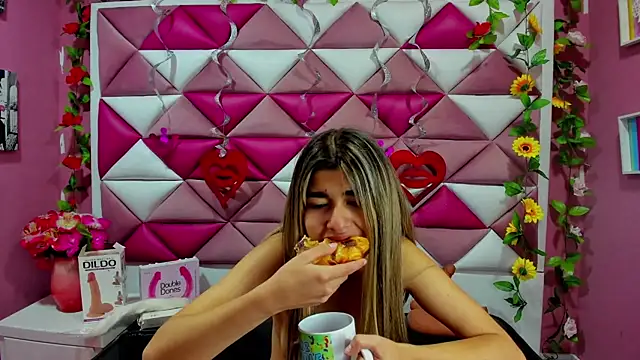 NahomiConnor  online show from March 13, 1:50 pm