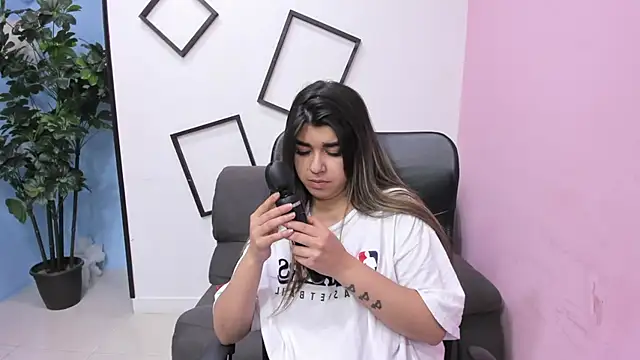 NahomiConnor  online show from March 7, 3:14 am