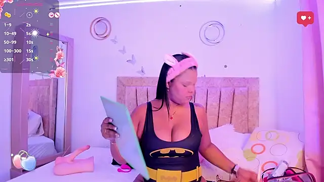 LaurinMonroe online show from February 10, 7:28 pm