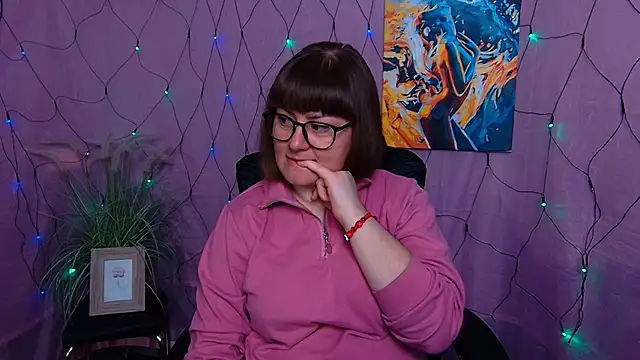 ZannaDreil online show from February 7, 7:17 pm