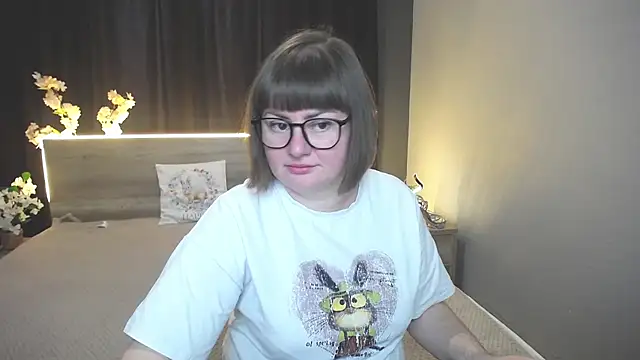 ZannaDreil online show from April 18, 11:36 am