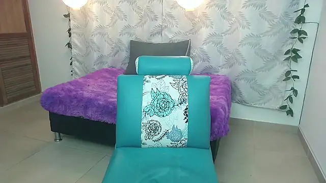 Mya paris online show from February 9, 9:05 am