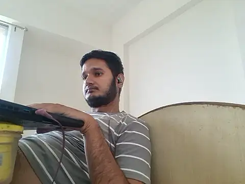 Snapshot of Jonrobinso chatting on May 24, 5:23 am Jonrobinso online show from May 24, 5:23 am