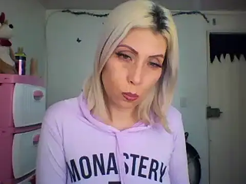 Snapshot of alixia81 chatting on December 4, 12:36 pm alixia81 online show from December 4, 12:36 pm