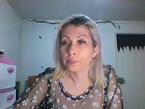Snapshot of alixia81 chatting on December 29, 9:17 am alixia81 online show from December 29, 9:17 am