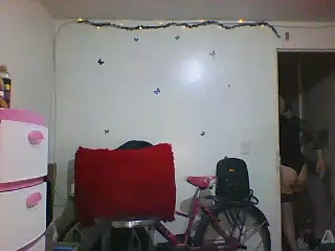 Snapshot of alixia81 chatting on January 10, 10:57 pm alixia81 online show from January 10, 10:57 pm
