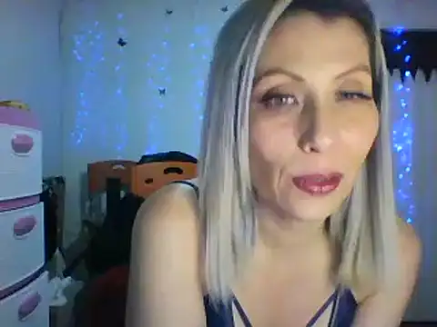 Snapshot of alixia81 chatting on March 2, 2:41 am alixia81 online show from March 2, 2:41 am