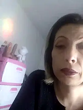 Snapshot of alixia81 chatting on September 9, 11:37 pm alixia81 online show from September 9, 11:37 pm