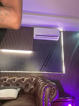 AaronCruz  online show from February 28, 9:16 pm