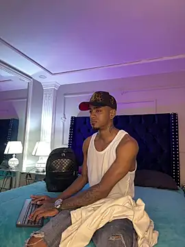 AaronCruz  online show from March 3, 12:17 am