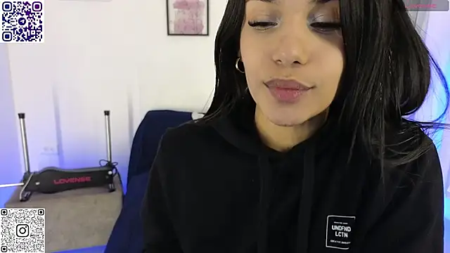 Snapshot of kharelys_777 chatting on January 22, 4:13 am kharelys 777 online show from January 22, 4:13 am