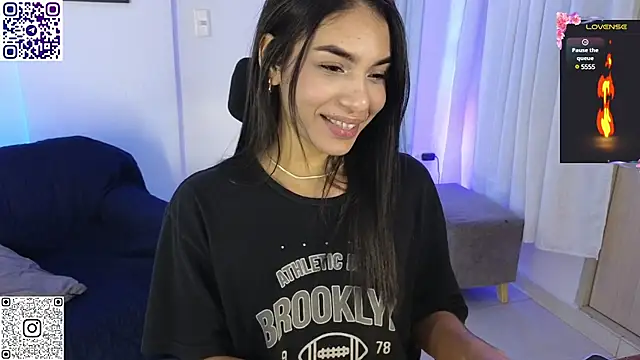 Snapshot of kharelys_777 chatting on March 7, 7:08 am kharelys 777 online show from March 7, 7:08 am