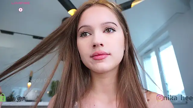 Snapshot of hecola chatting on October 5, 9:18 am hecola online show from October 5, 9:18 am