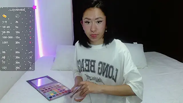 Anne Nicholson online show from December 21, 2:30 am