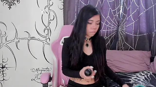 Snapshot of AlyRoses chatting on June 17, 4:19 pm AlyRoses online show from June 17, 4:19 pm