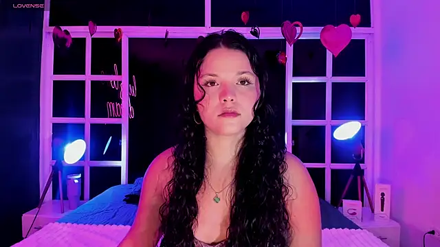 LottiCarter online show from February 7, 1:25 am